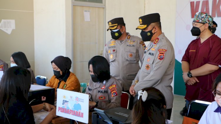 Tinjau Pelaksanaan Vaksin Merdeka di Undana Kupang, Kapolda NTT Minta Tetap Jaga Prokes