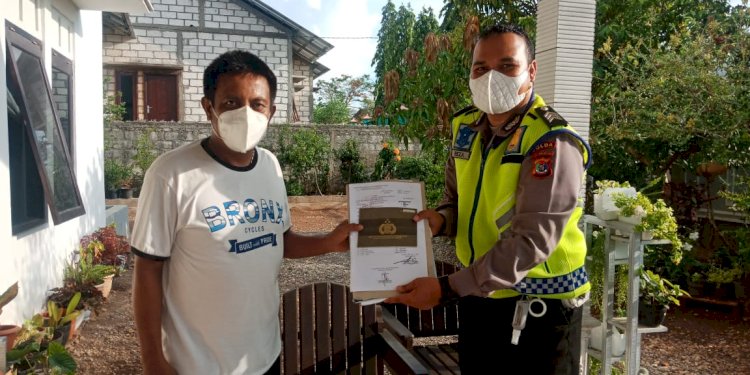 Berikan Pelayanan Prima kepada Masyarakat, Personel Ditlantas Polda NTT Optimalkan BPKB Delivery