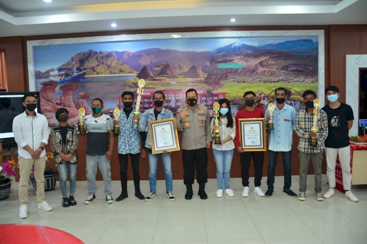 Penyerahan Piala dan Hadiah Bhayangkara Mural Festival 2021, Kapolda NTT : Mural Merupakan Salah Satu Seni yang Disejajarkan dengan Seni Fenomenal lain di Beberapa Belahan Dunia