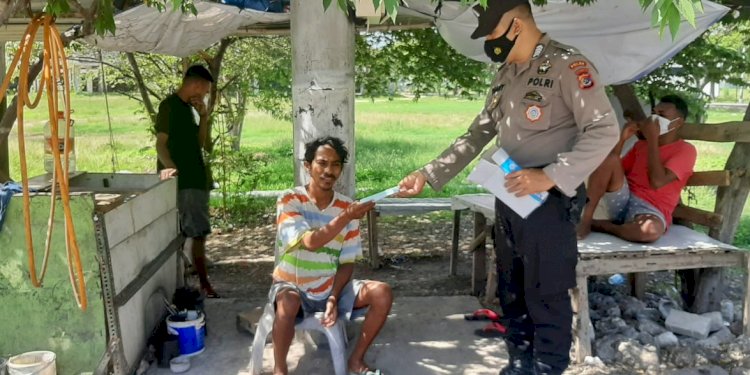 Cipta Kamtibmas Aman dan Kondusif Serta Imbau Prokes, Subditbintibsos Ditbinmas Polda NTT Sambangi Para Tukang Tambal Ban