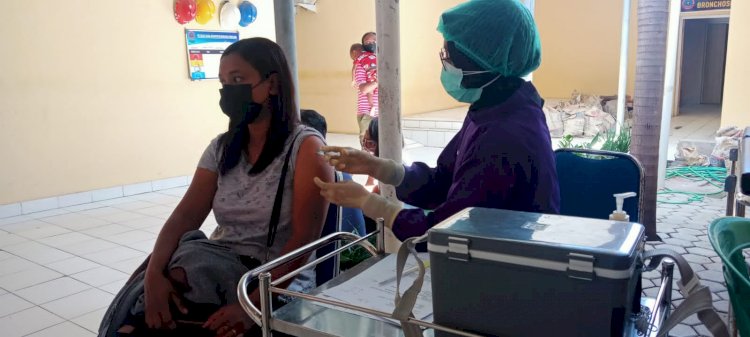 Percepat Program Vaksinasi, Rumah Sakit Titus Uly Kupang Menyediakan Pelayanan Vaksinasi Tahap I dan II