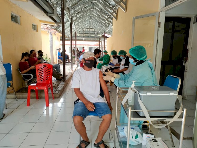 Terus Tingkatkan Herd Immunity, RSB Titus Uly Kupang Beri Pelayanan Vaksinasi Tahap I dan II