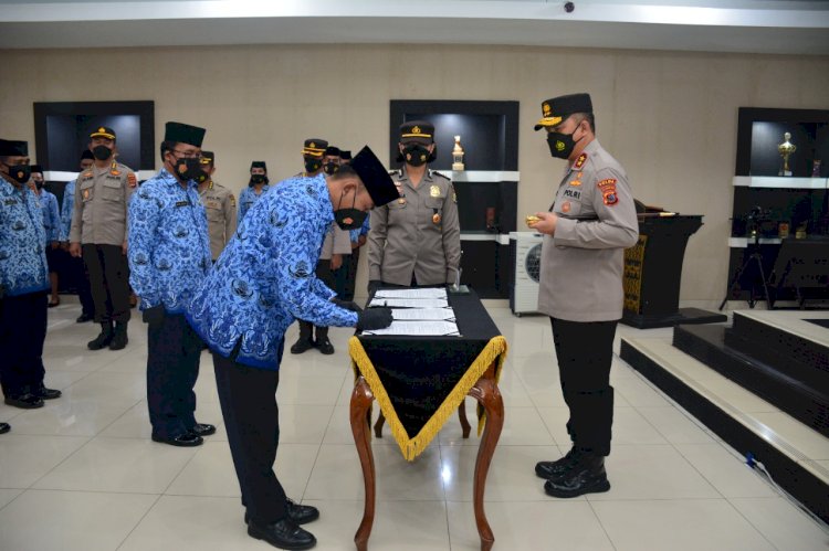 Ambil Sumpah dan Janji ASN Polri Polda NTT, Kapolda NTT: Tetap Jaga Integritas, Kehormatan Diri dan Organisasi