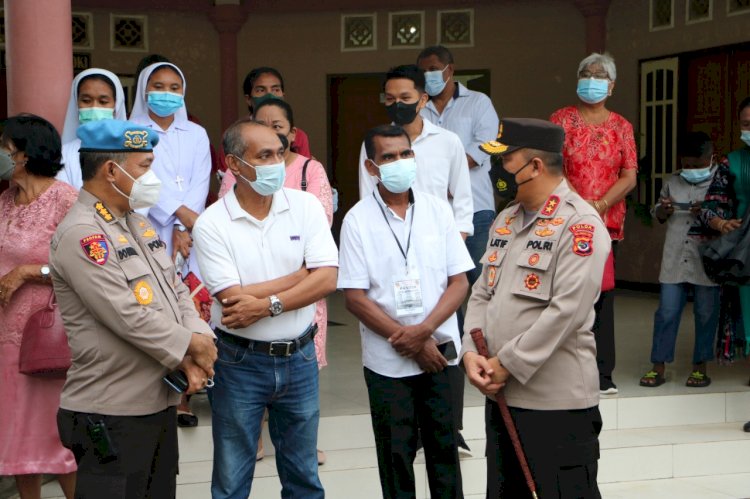 Pastikan Ibadah Perayaan Malam Natal Berjalan Aman, Kapolda NTT Cek Langsung Pengamanan di Gereja-Gereja