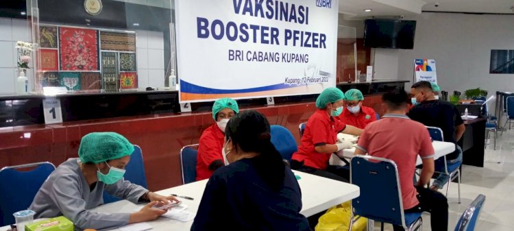 Gandeng BRI Cabang Kupang, RS Bhayangkara Gelar Vaksinasi Booster Bagi Masyarakat