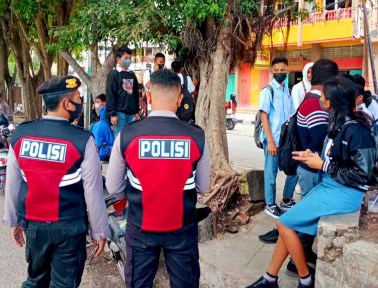 Patroli di Terminal Kota Kupang, Satgas Kepatuhan Prokes OAN Turangga 2022 Sosialisai Prokes