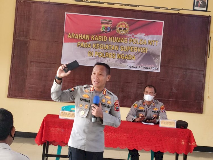 Supervisi di Polres Ngada  Kabidhumas Polda NTT Ajak Anggota Menjadi Agen Humas Bagi Institusi