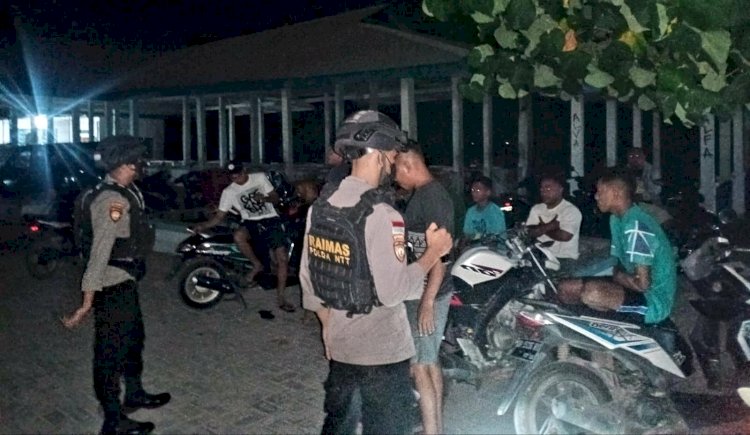 Wujudkan Kota Kupang yang Aman dan Kondusif, Personel Raimas Ditsamapta Polda NTT Gelar Patroli Malam