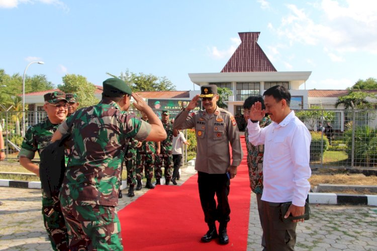 Wakapolda NTT Lepas Keberangkatan Kasad Bersama Rombongan di Kupang