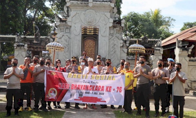 Baksos di Hari Bhayangkara ke 76, Wakapolres Belu Pimpin Anggota Kerja Bakti Bersihkan Tempat Ibadah