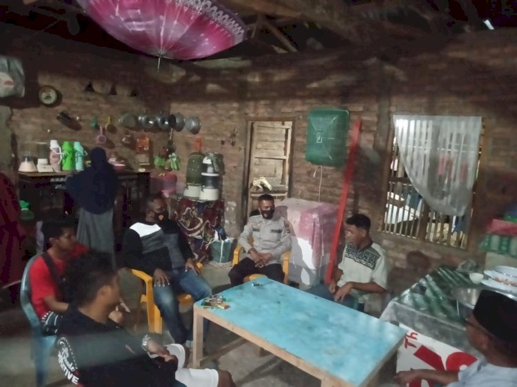 Patroli Dialogis, Kanit SPKT Polsek Omesuri Minta Dukungan Perangkat Desa Untuk Jaga Kamtibmas