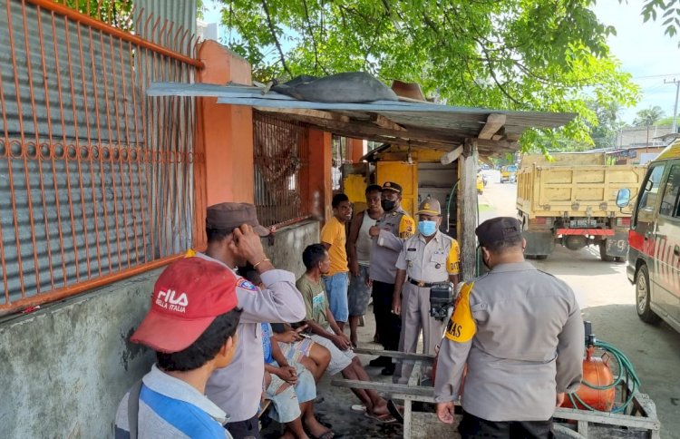 Sambangi Masyarakat, Anggota Ditbinmas Polda NTT Beri Penyuluhan dan Imbauan Kamtibmas