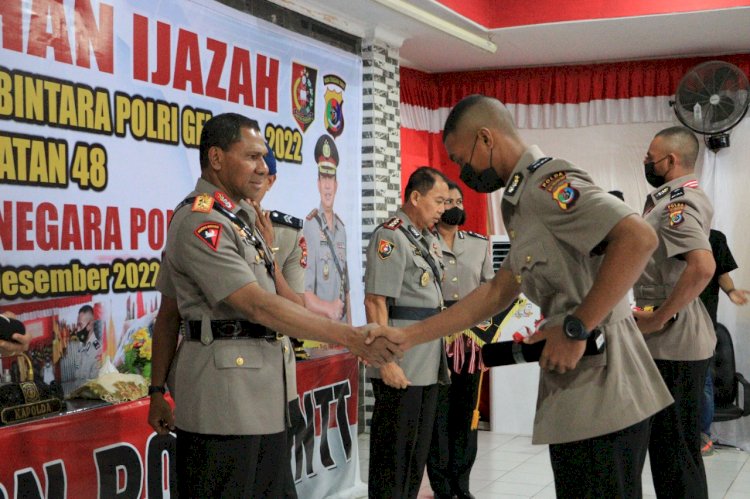 Penyerahan Ijazah kepada 224 Siswa Bintara Polri Angkatan 48, Kapolda NTT : Jadilah Polisi Yang Baik