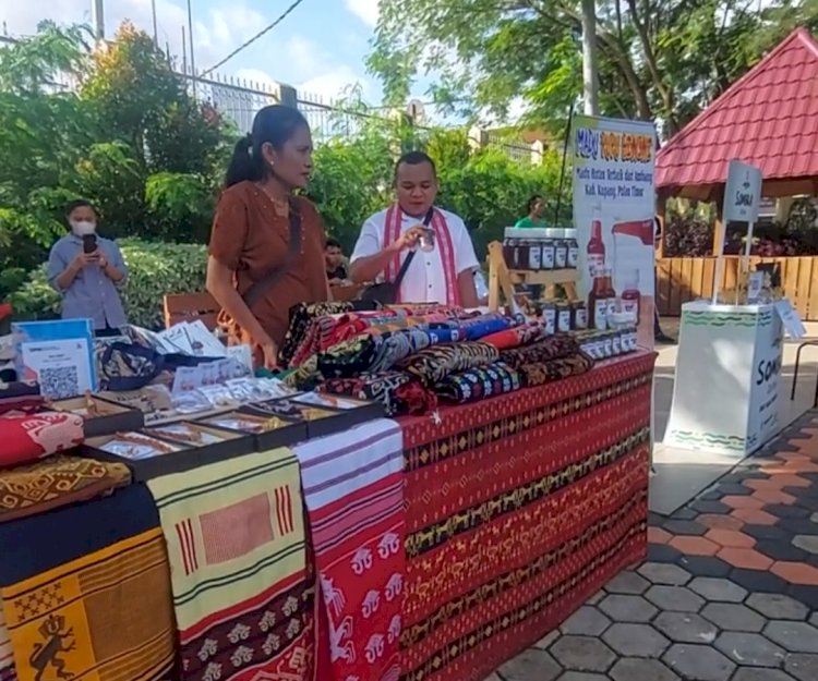 Dukung UMKM serta Ramaikan Hari Kopi Nasional, Polda NTT dan Penikmat Kopi Lokal gelar Bazar