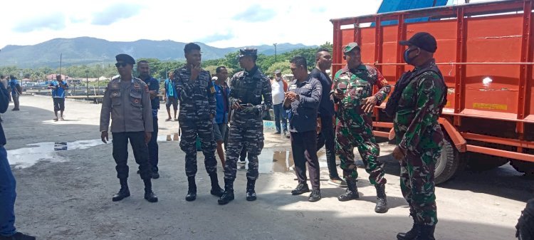 Sinergitas TNI-Polri, KPPP Laut Lewoleba Polres Lembata Rutin Melakukan Pengamanam Di Pelabuhan Laut Lewoleba