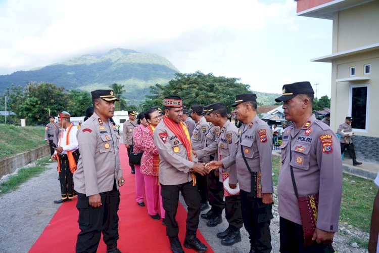 Kapolda Bersama Ketua Bhayangkari Daerah NTT Lakukan Kunjungan Kerja Ke Manggarai Timur