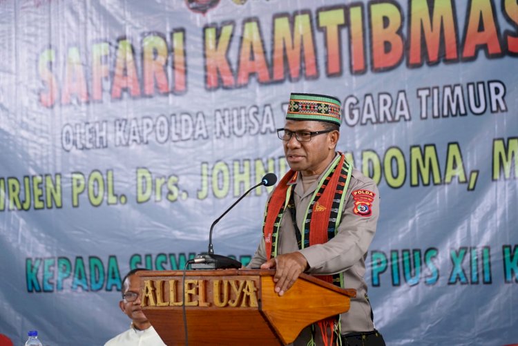 Safari Kamtibmas di Seminari Pius XII Kisol, Kapolda NTT : Terus Kembangkan Diri Dengan Giat Belajar, Taat Hukum dan Disiplin