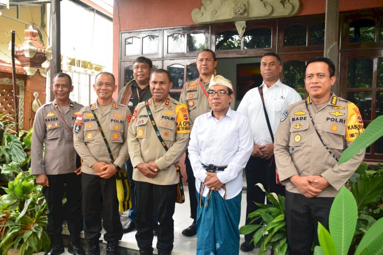 Kapolda NTT Irjen Pol. Drs. Johni Asadoma, Silaturahmi Hangat dengan PHDI NTT Sekaligus Pamit Melaksanakan Tugas Baru