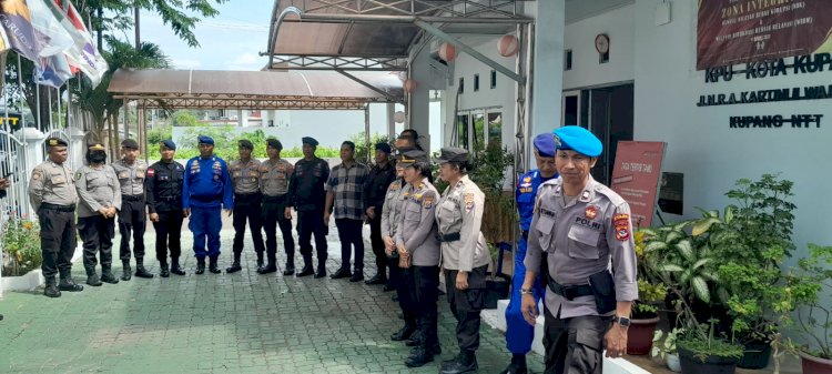 Patroli Cipta Kondisi OMB Turangga: Personel Gabungan Kompi VIII Jaga Ketertiban di Kota Kupang