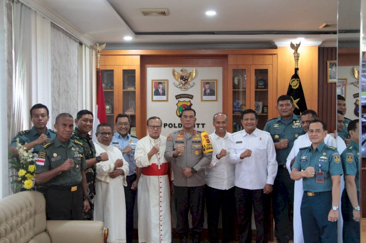 Kunjungan Uskup TNI Polri: Perkuat Sinergi dan Keimanan di Polda NTT