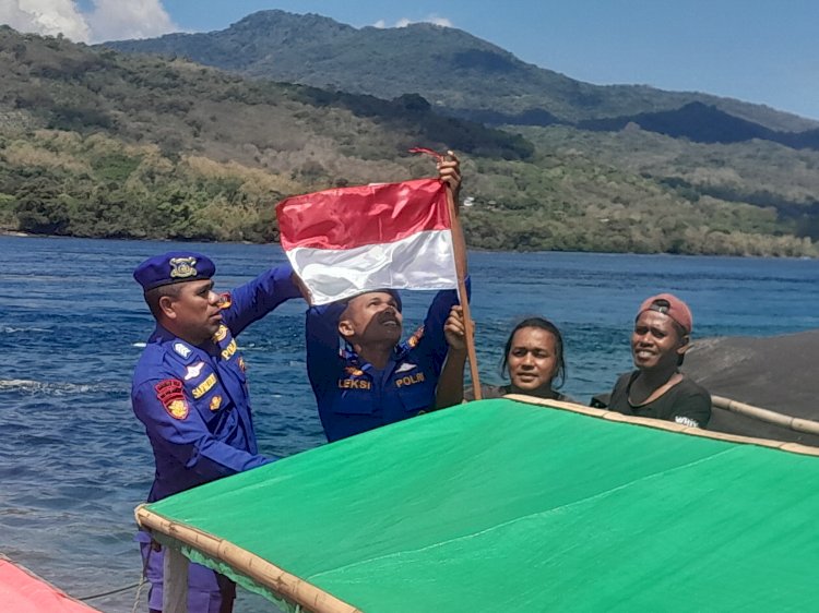 Polairud Polda NTT Gelar Pembagian Bendera Merah Putih di Sumba Timur, Labuan Bajo, Kupang Barat, dan Flores Timur