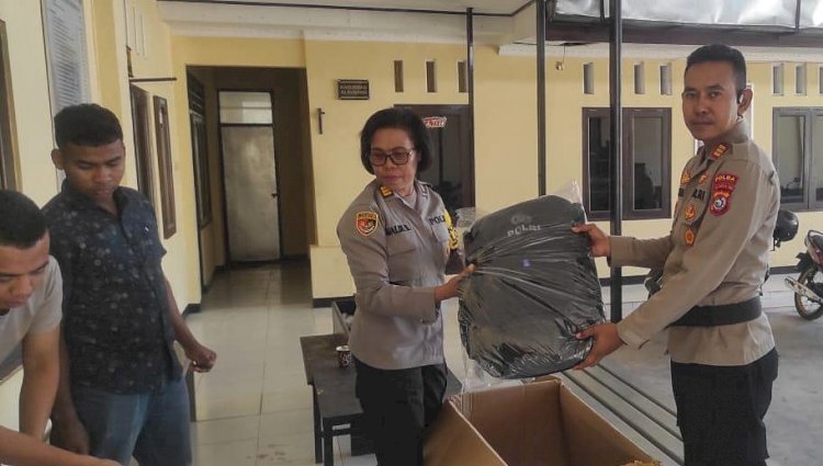 Subsatgas Logistik Distribusikan Perlengkapan dan Ransum untuk Anggota Pengamanan Pilkada yang akan BKO ke Polres Lembata