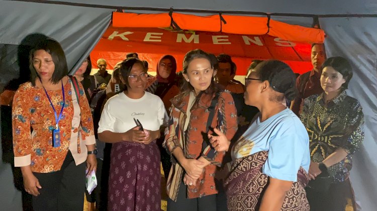 Ketua Umum Bhayangkari Kunjungi Posko Pengungsian Korban Erupsi Gunung Lewotobi di Flores Timur