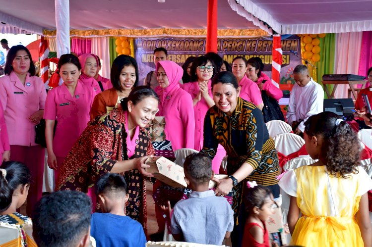 Ketua Umum Bhayangkari Gelar Natal Bersama Anak-Anak Terdampak Erupsi Gunung Lewotobi