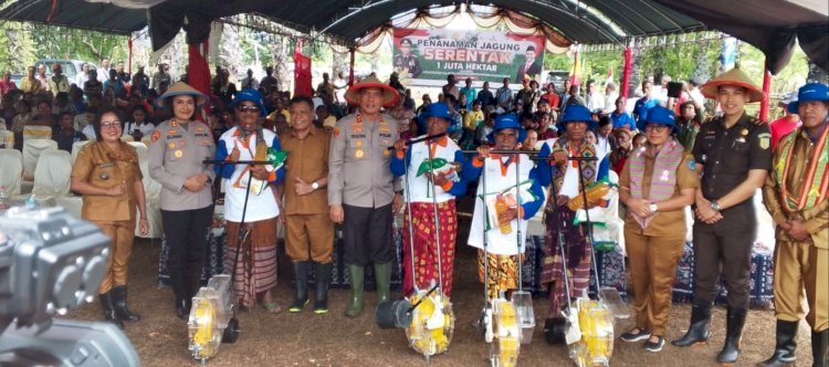 Dukung Ketahanan Pangan Nasional, Kapolda NTT Kunker di Desa Letneo TTU