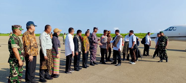 Wakapolda NTT Brigjen Pol Awi Setiyono Hadir dalam Penjemputan Menteri Pertanian RI di Kupang