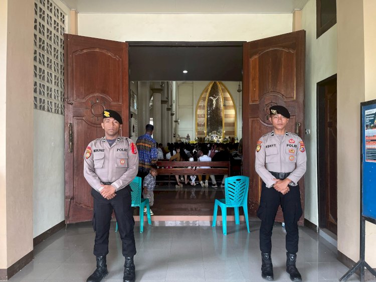 Pengamanan Ketat Warnai Ibadah Misa Paskah di Gereja Santo Petrus Haukoto dan TDM, Kupang