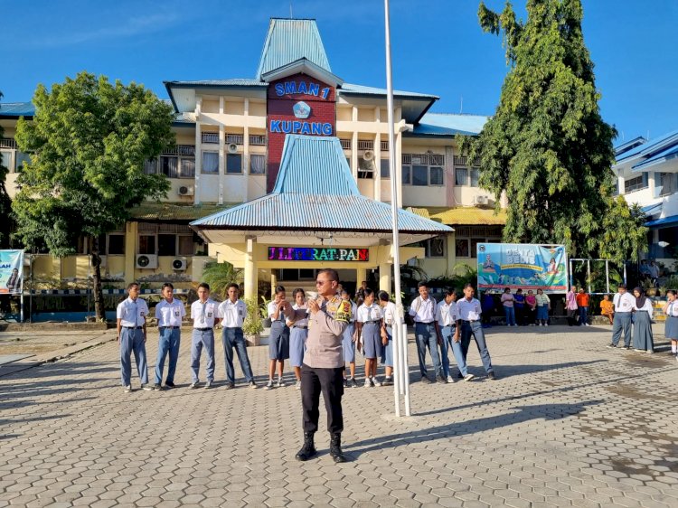 Irwasda Polda NTT Temui Siswa SMAN 1 Kupang: Laporkan Pungli, Bullying, dan Kejahatan Lainnya