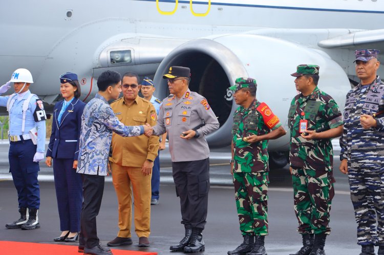 Kapolda NTT Sambut Wapres Gibran di Maumere, Kawal Kunjungan Kerja ke Tiga Kabupaten