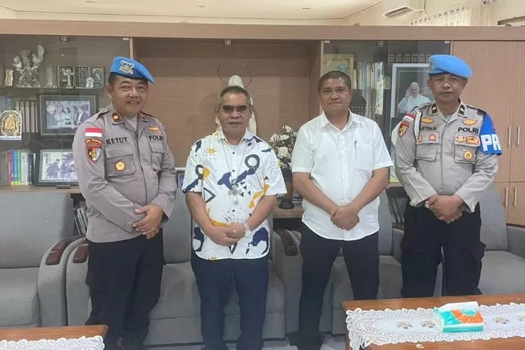 Bidpropam Polda NTT Sambangi Uskup Agung Kupang, Pererat Sinergi Jelang Hari Bhayangkara ke-79