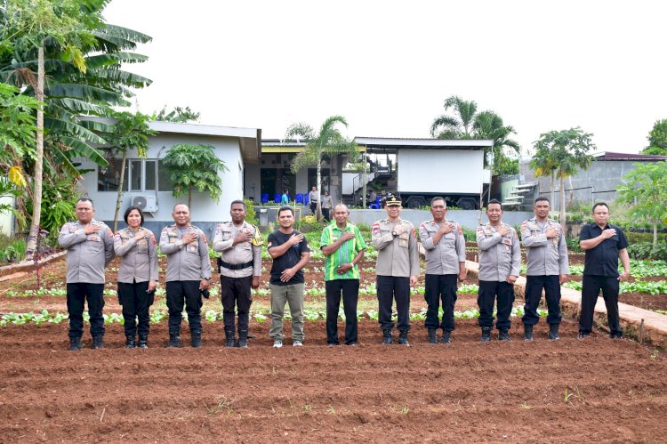 Dukung Ketahanan Pangan, Polda NTT Pantau Langsung Lahan Pekarangan Bergizi diDesa Penfui Timur