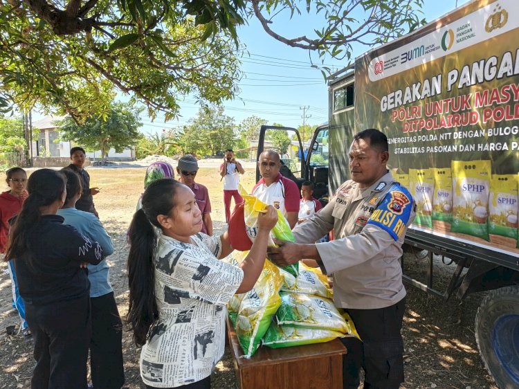 Ditpolairud Polda NTT Gelar Gerakan Pangan Murah, 2 Ton Beras Ludes Terjual di Desa Bolok