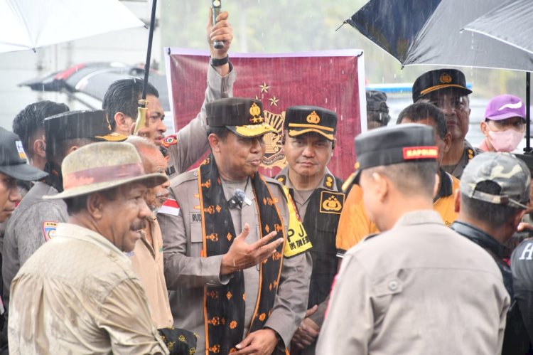 Polda NTT Kerahkan Anjing Pelacak untuk Cari Korban Bencana di Nagekeo
