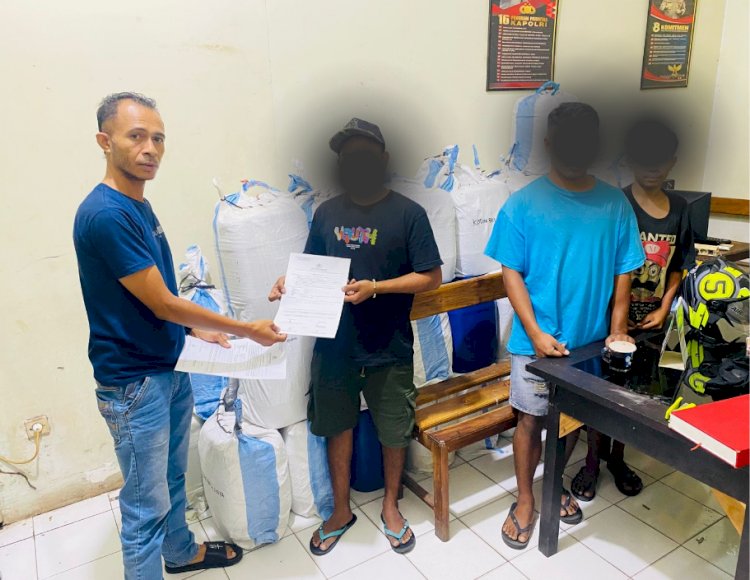 ​Ditresnarkoba Polda NTT Gencarkan Penertiban, 55 Jerigen Moke Ilegal di Kupang Berhasil Diamankan