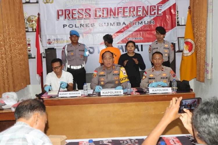 Polres Sumba Timur Ungkap Kasus Penikaman Brutal di Tabundung: Satu Tewas, Satu Luka Berat, Pelaku Residivis Ditahan