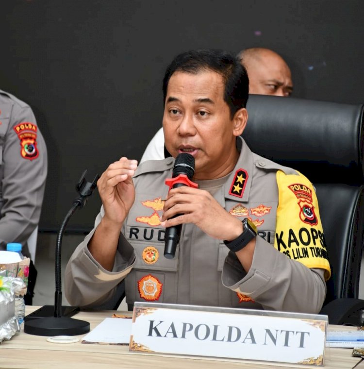 Kapolda NTT Tekankan Transparansi dan Pengabdian dalam Konferensi Pers Akhir Tahun 2025