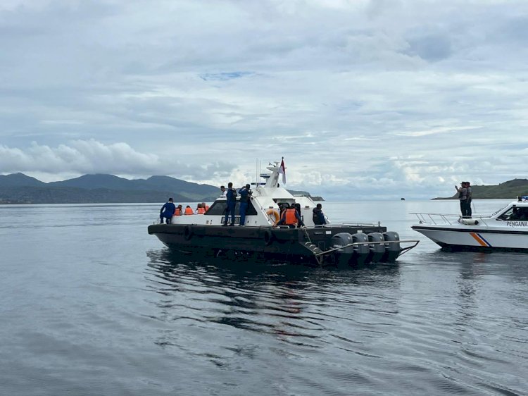 Pencarian Hari ke-14 Korban KM Putri Sakinah, Polda NTT Kerahkan Alut SAR Bawah Laut