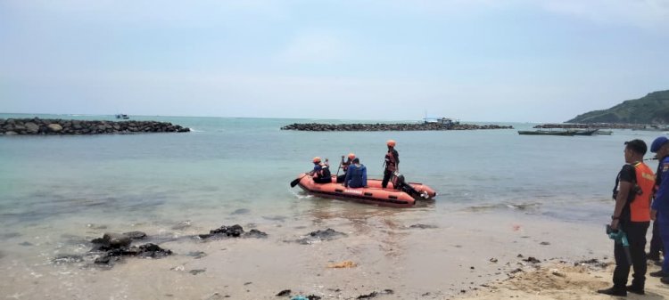 Polda NTT Terjunkan Personel Bantu Pencarian Dua Nelayan Paga yang Hilang di Perairan Sikka