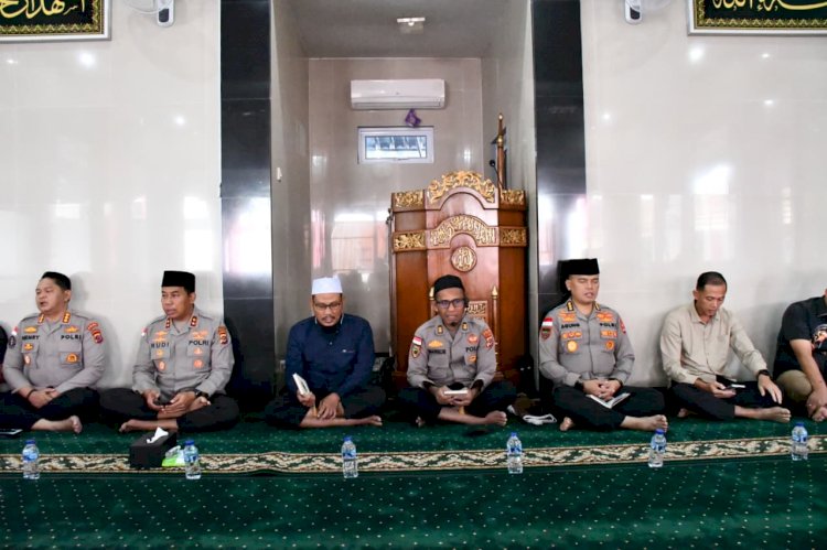 Kapolda NTT Bersama Seluruh Personel Ikuti Binrohtal, Perkuat Iman dan Integritas Pengabdian