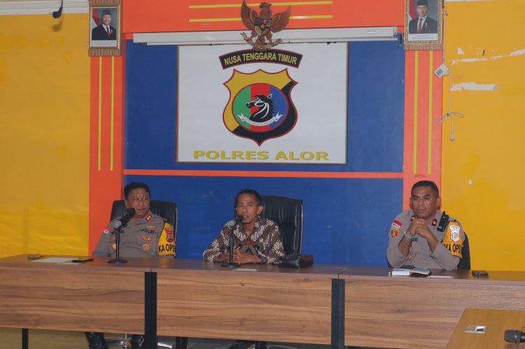 Kapolres Alor Pimpin Pertemuan Damai, Polri Sukses Satukan Pemuda Sawalama dan Lipa Jelang Ramadhan