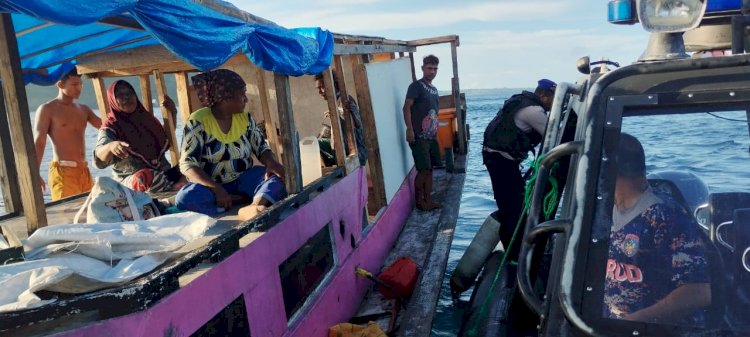 Kapolda NTT Beri Apresiasi atas Tindakan Cepat Satpolairud Polres Alor Evakuasi KM Atambua Jaya di Perairan Tanjung Muna