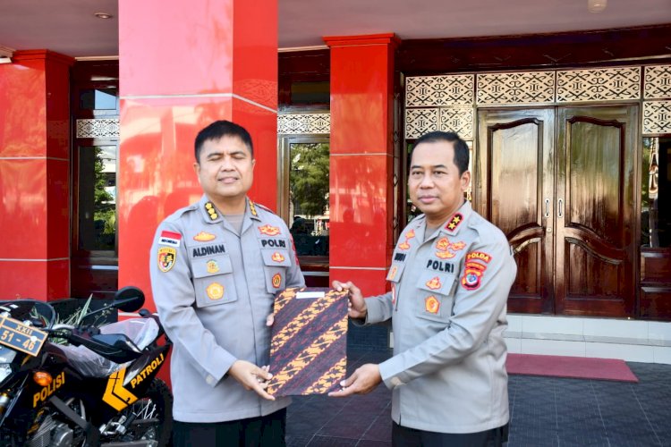 Polda NTT Perkuat Mobilitas Personel, 20 Motor Trail Diserahkan untuk Polres Sabu Raijua dan Alor