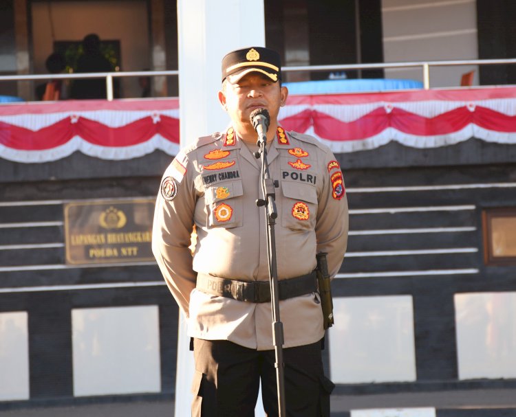 Apel Pagi Gabungan Satker Polda NTT: Kabidhumas Tekankan Peran Strategis Anggota di Era Digital