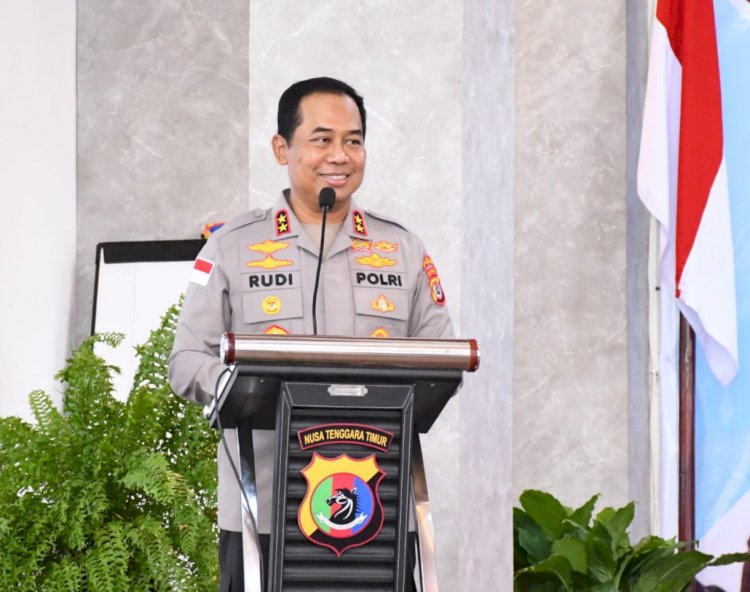 Anggota Bahagia, Pelayanan Prima: Kapolda NTT Dorong Kesehatan Mental Lewat Pelatihan USEFT di Polresta Kupang Kota