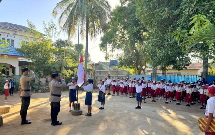 Polisi Mengajar di Kupang, Perwira Polda NTT Turun ke Sekolah Tanamkan Karakter dan Bijak Bermedia Sosial
