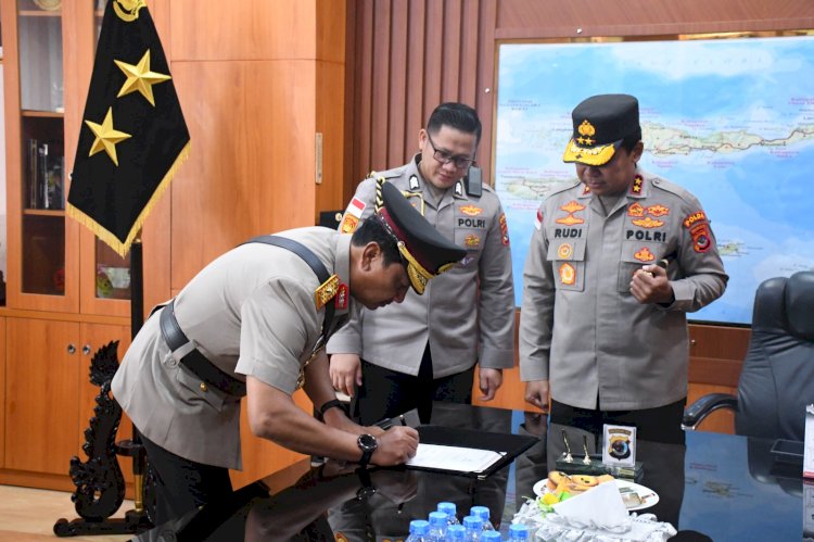 Kapolda NTT Pimpin Penyerahan Jabatan Wakapolda, Brigjen Pol Baskoro Tri Prabowo Memasuki Masa Purna Tugas